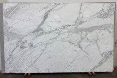 Calacatta- Gold honed