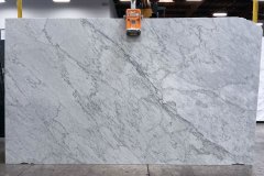 Bianco Giogia Miele honed
